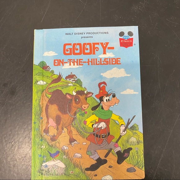 4 DISNEY KIDS BOOKS | PERFECT CONDITION - Picture 5 of 12